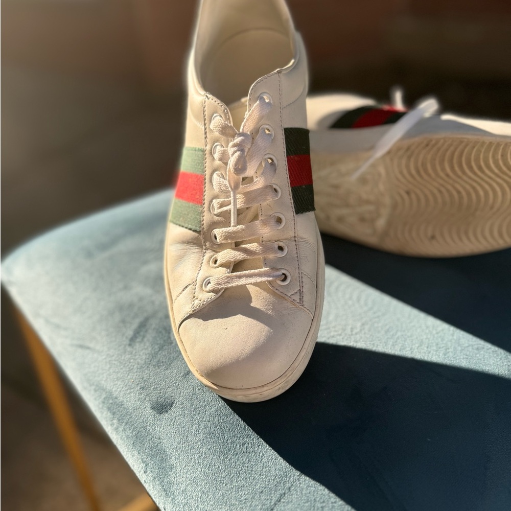 White authentic gucci sneakers. - Picture 5 of 8